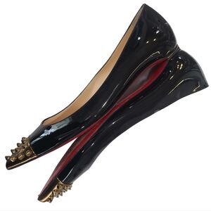 CHRISTIAN LOUBOUTIN Black Patent Leather Brassy Gold Studs Cap-Toe 38